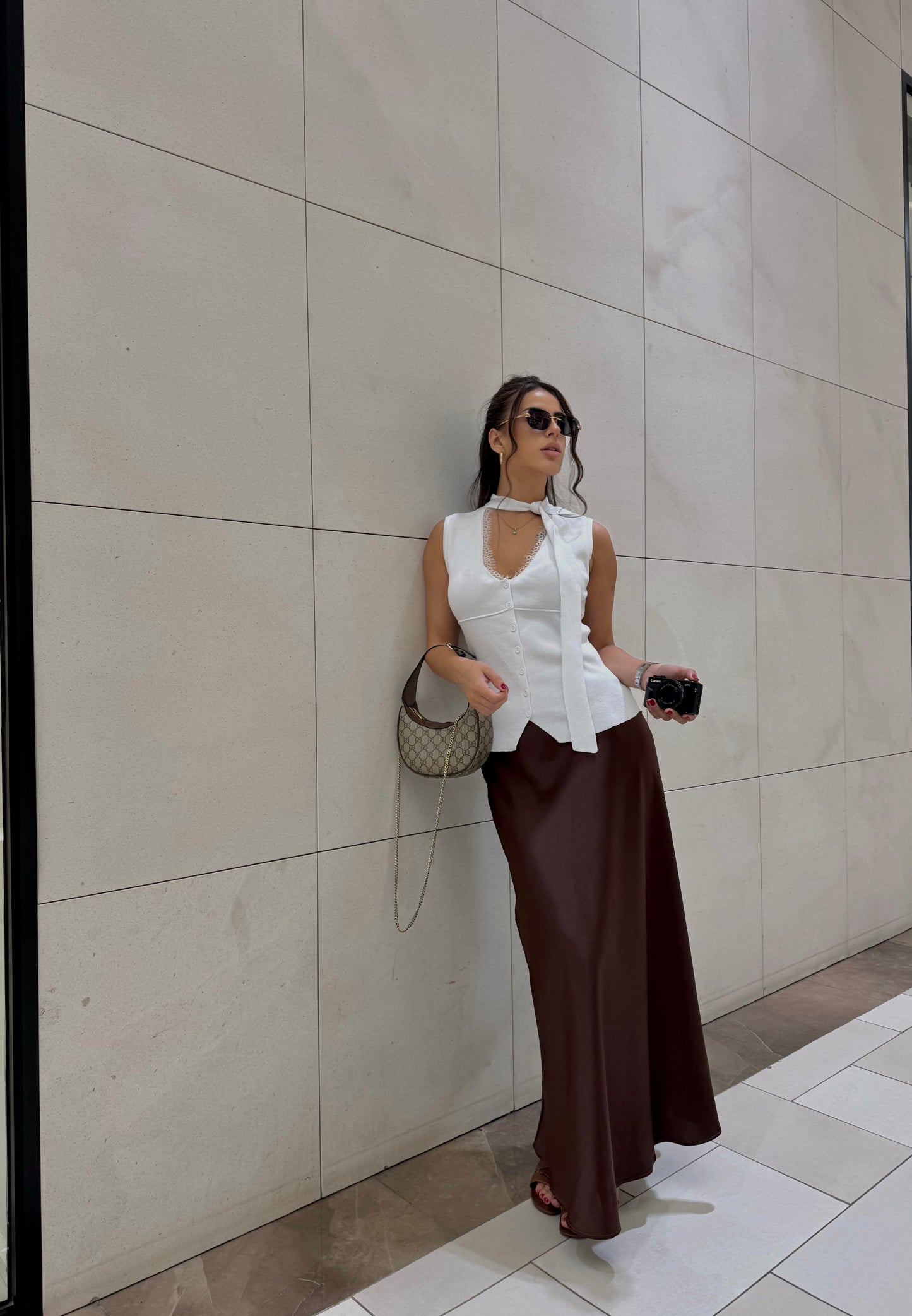 Prsluk sa dekoraticnom čipkom | 4 boje